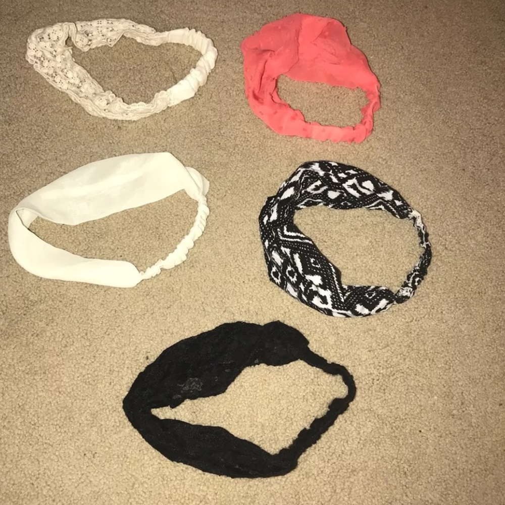 Lot of cute headbands!